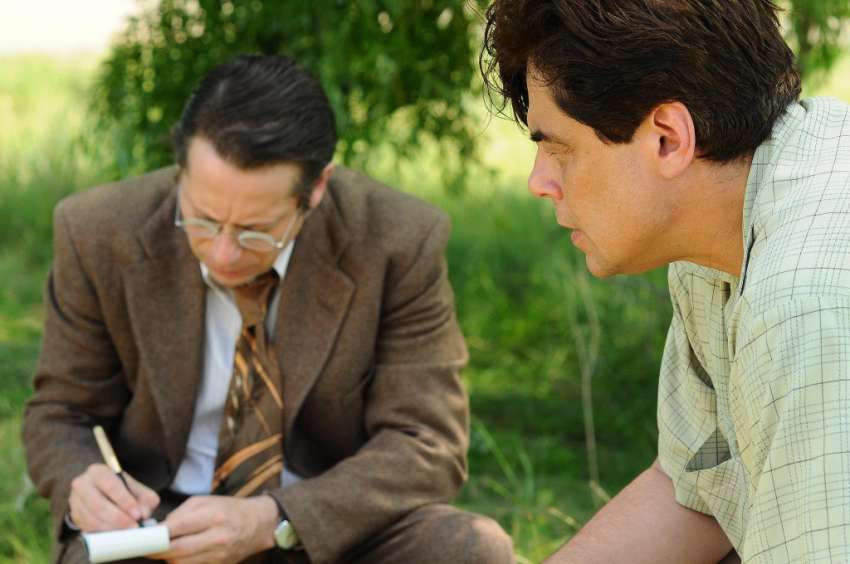 still-of-benicio-del-toro-and-mathieu-amalric-in-jimmy-p.-(2013)-large-picture