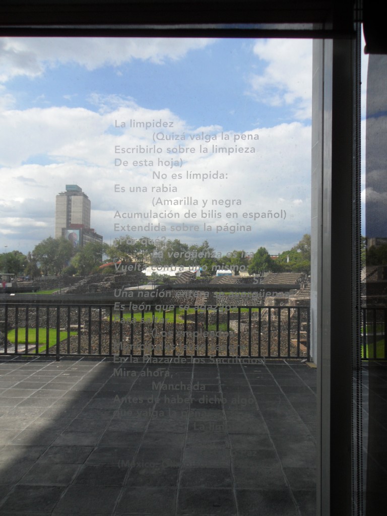 Poema de Octavio Paz. Plaza de las Tres Culturas. Tlatelolco. Foto Víctor Sanchis