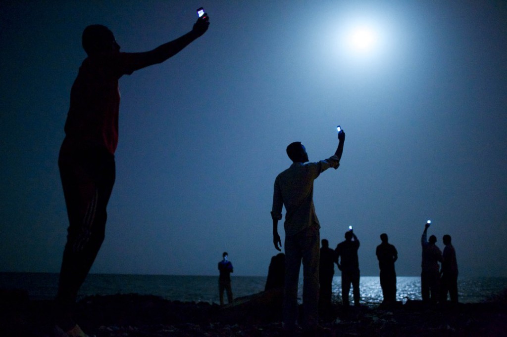  World Press Photo of the Year, Contemporary Issues , 1st prize singles , John Stanmeyer