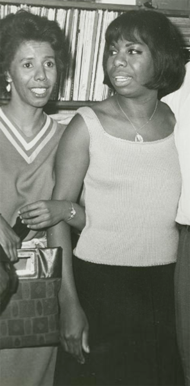 Lorraine Hansberry junto a Nina Simone en 1961.