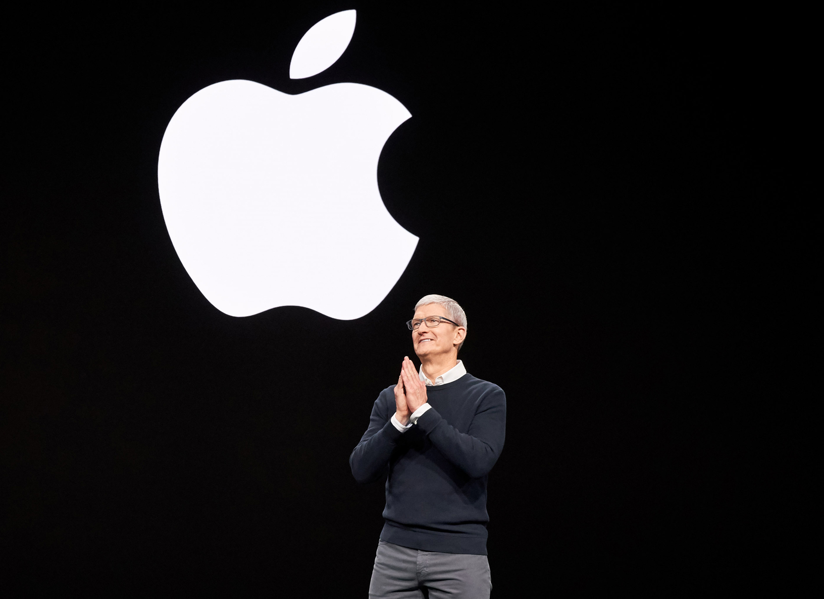 Tim Cook en un evento de Apple en el Steve Jobs Theater del Apple Park.