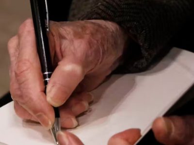 “Donde vuela el camaleón”, espejos y parábolas