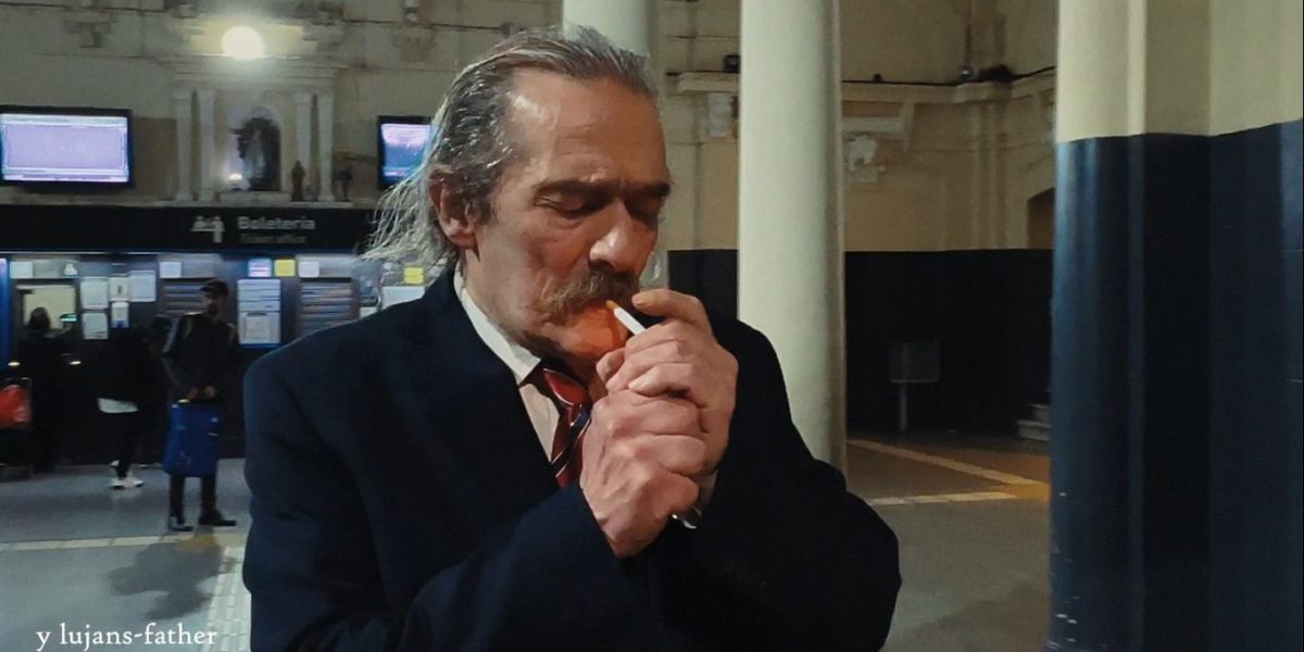 Javier fumando al final. The bewilderment of chile